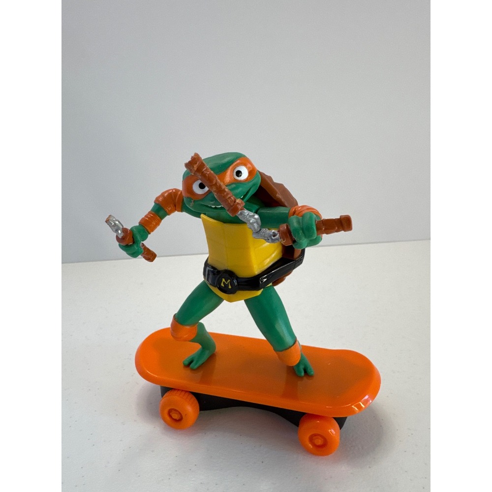 TMNT Michelangelo Skateboard Figure Funrise 2023 Viacom 71070 Orange Mikey Toy